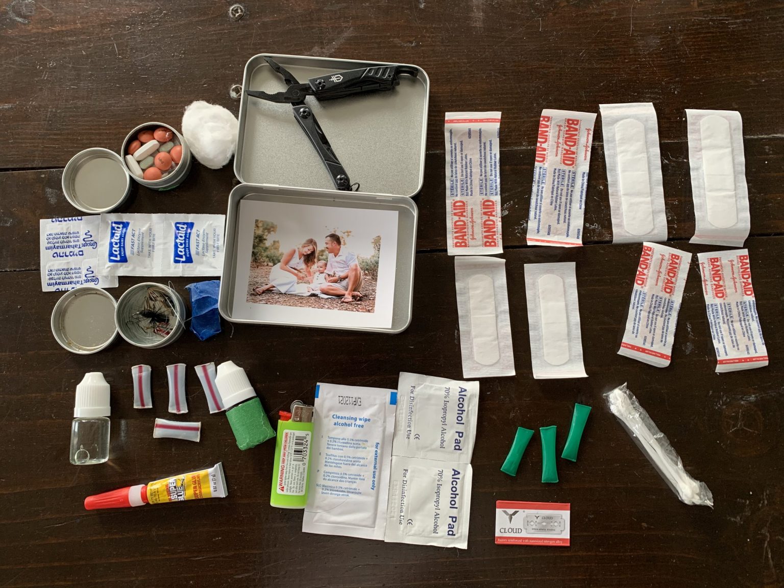 How to Make Your Own Pocket Survival Kit - Hack Outdoors