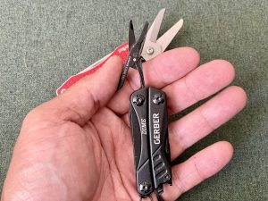 gerber dime is a mini multool with scissors